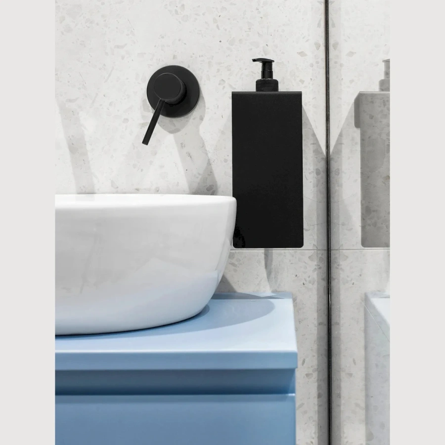 Металлический держатель для дозатора MyOry Disp черного цвета. Аксессуар для раковины