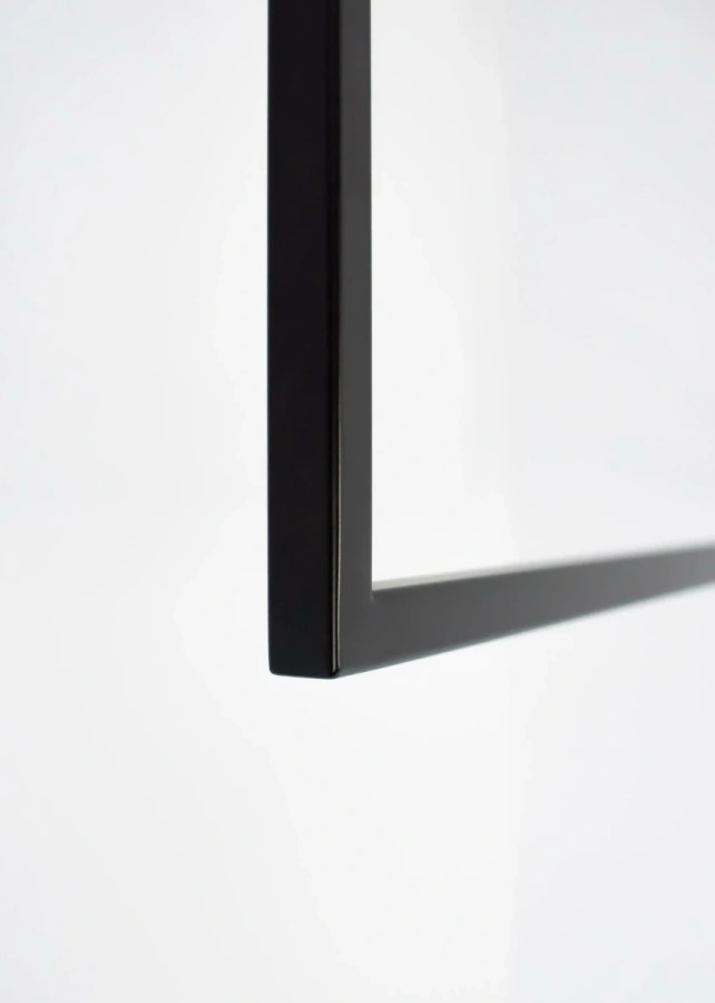 Профильная труба квадратного сечения вешалки MyOry Rail крупным планом