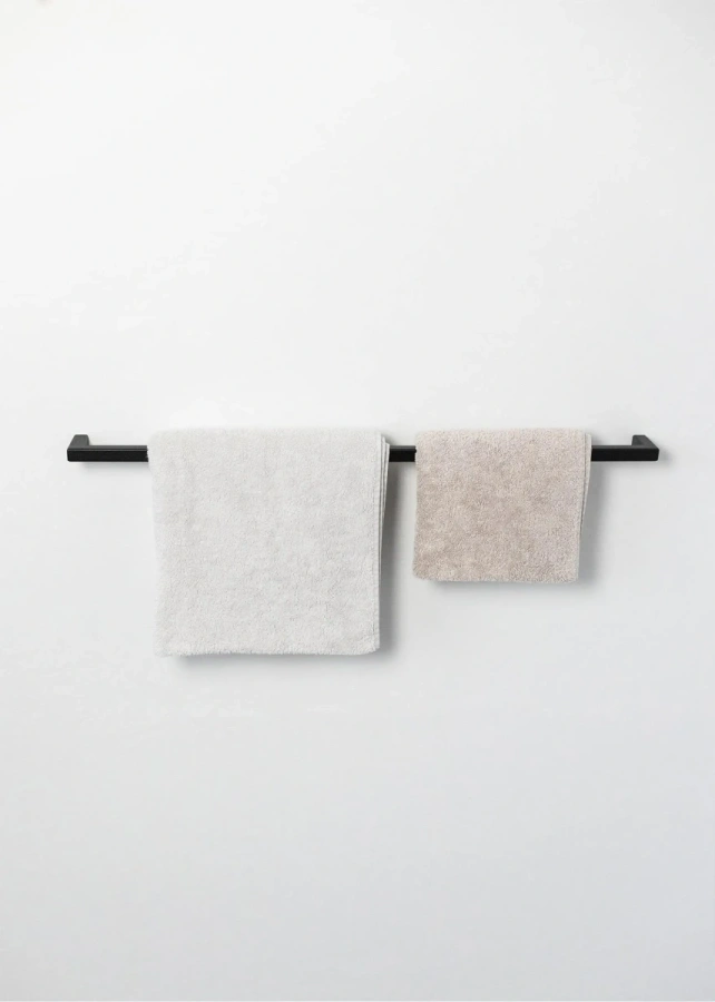 Вешалка для полотенец MyOry TowelCon в интерьере бани из нержавеющей стали