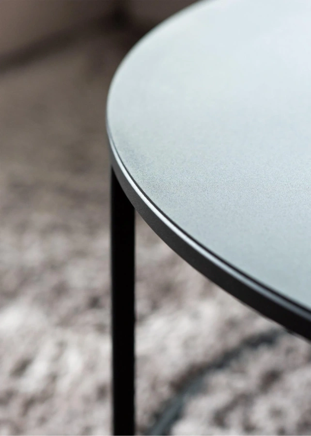 Металлический столик MyOry Onyx Steel в столешница крупным планом