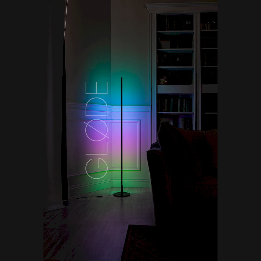 Крупный план основания и металлического корпуса торшера ColorConer с матовой текстурой