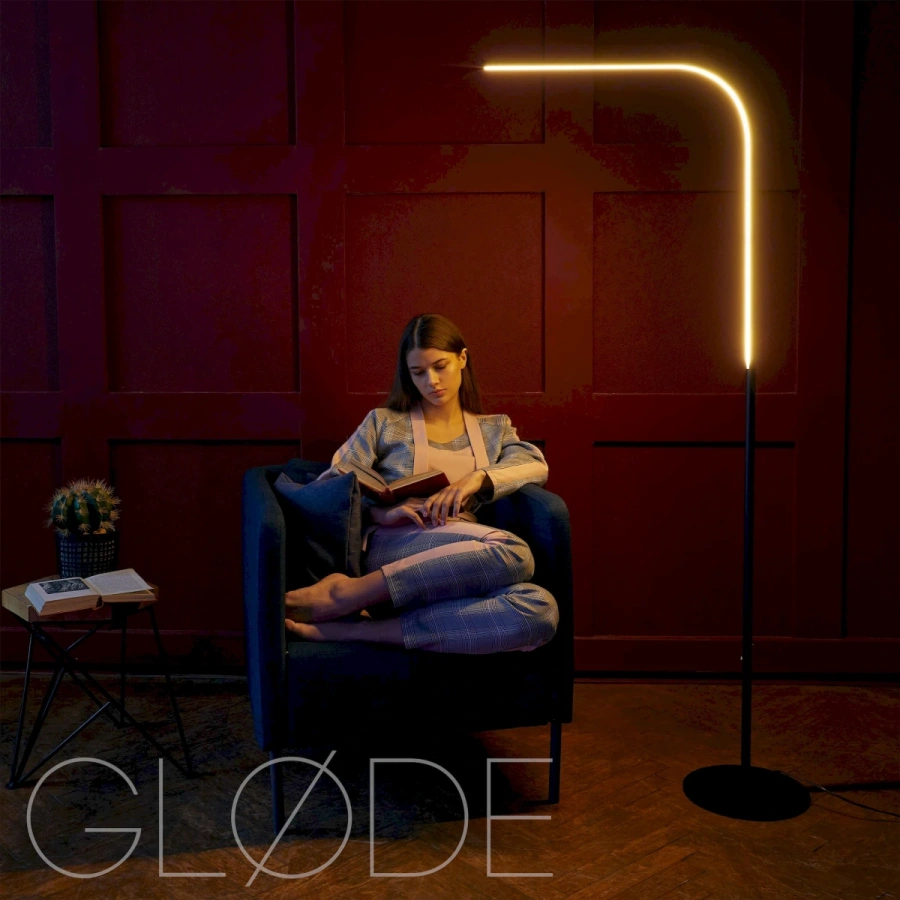 Использование современных LED торшеров JiroLumin для создания уютной атмосферы в зоне ожидания кафе