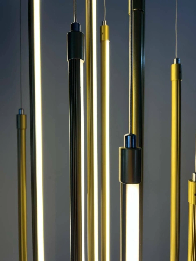 Матовое акриловое стекло и золотистый металл люстры SimpLumen Up Max